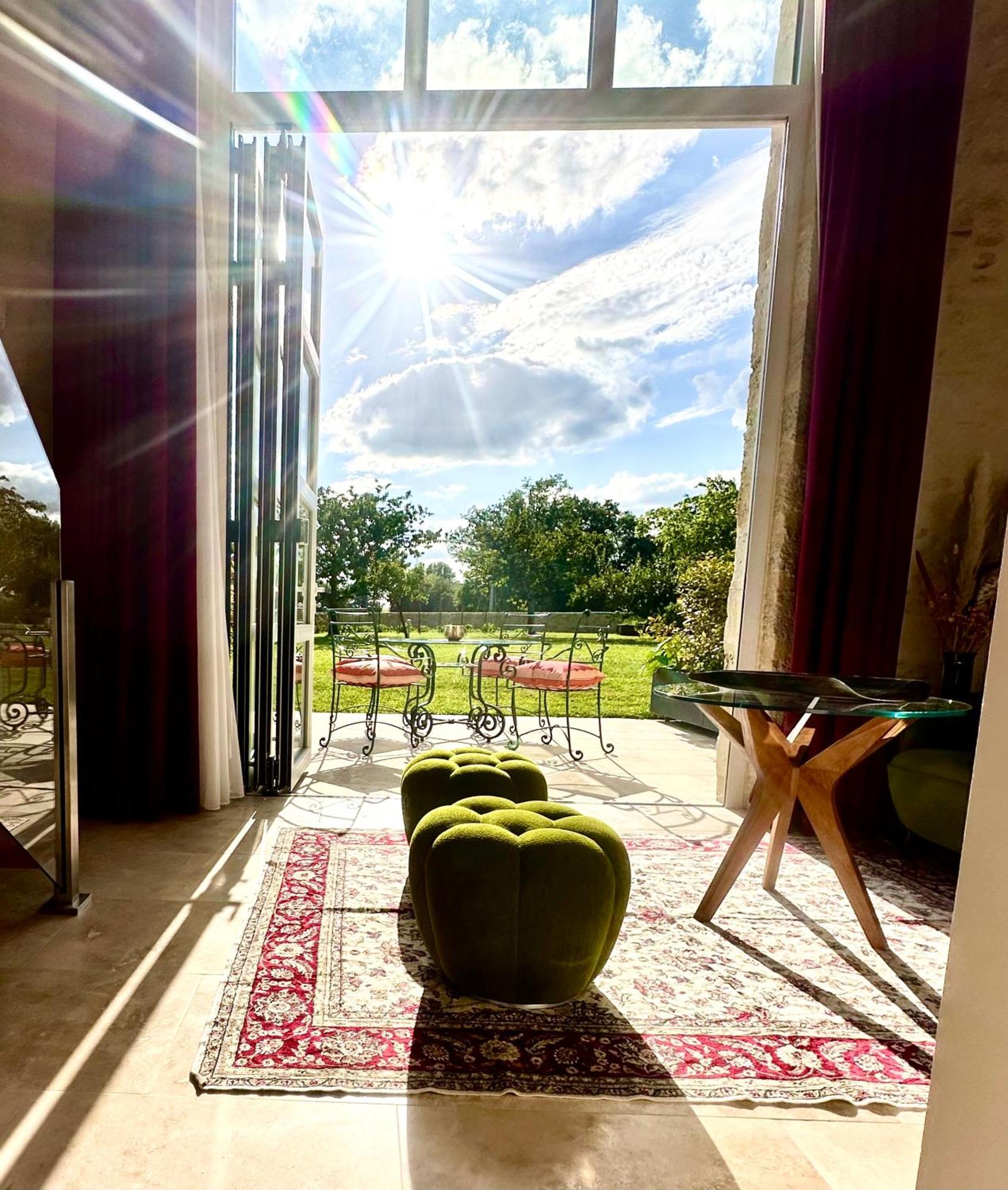 Chateau De Lafont Suites Saint-Vivien  ภายนอก รูปภาพ