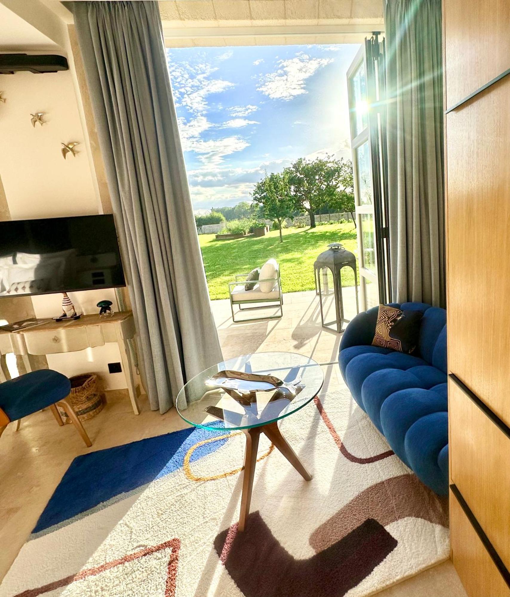 Chateau De Lafont Suites Saint-Vivien  ภายนอก รูปภาพ