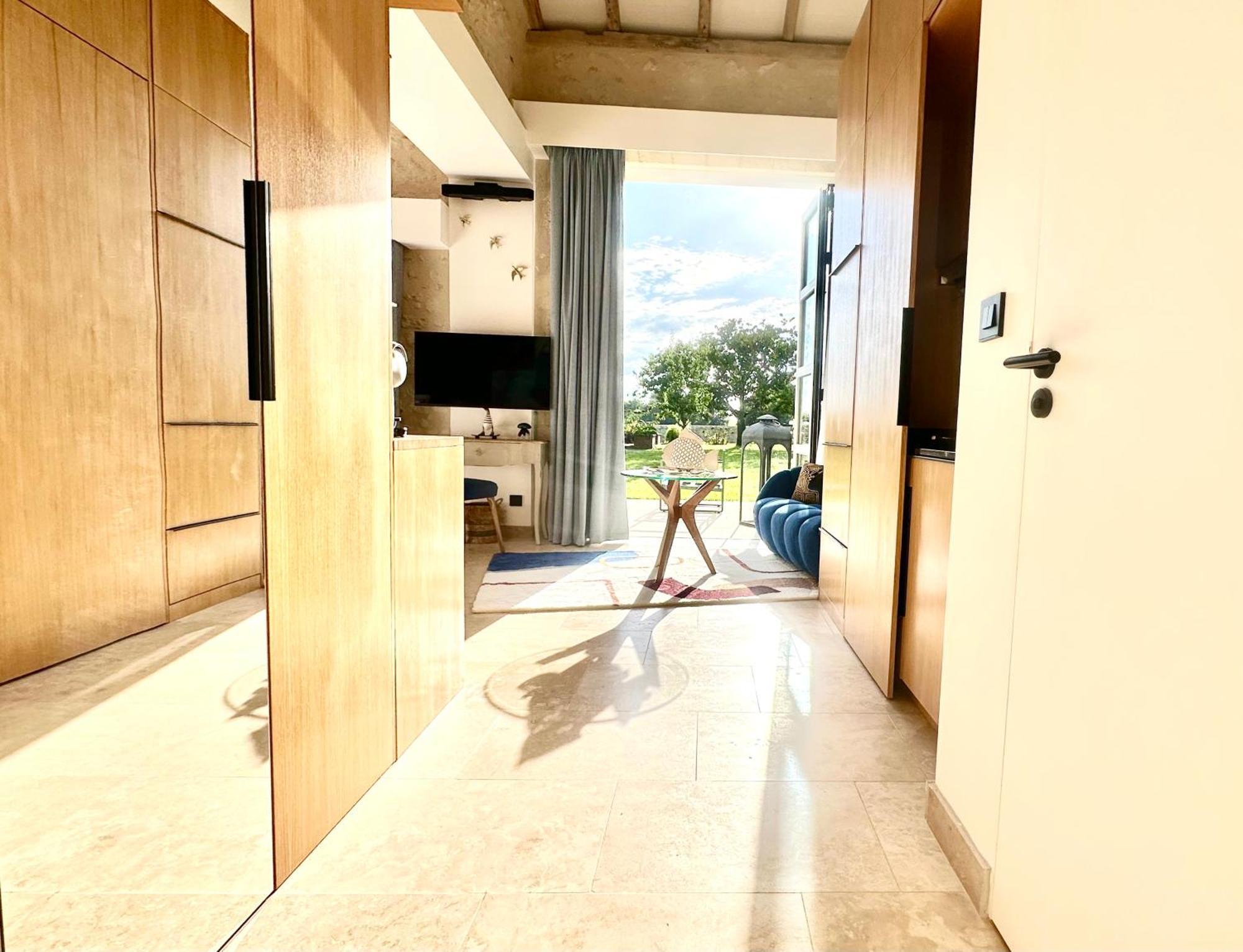Chateau De Lafont Suites Saint-Vivien  ภายนอก รูปภาพ