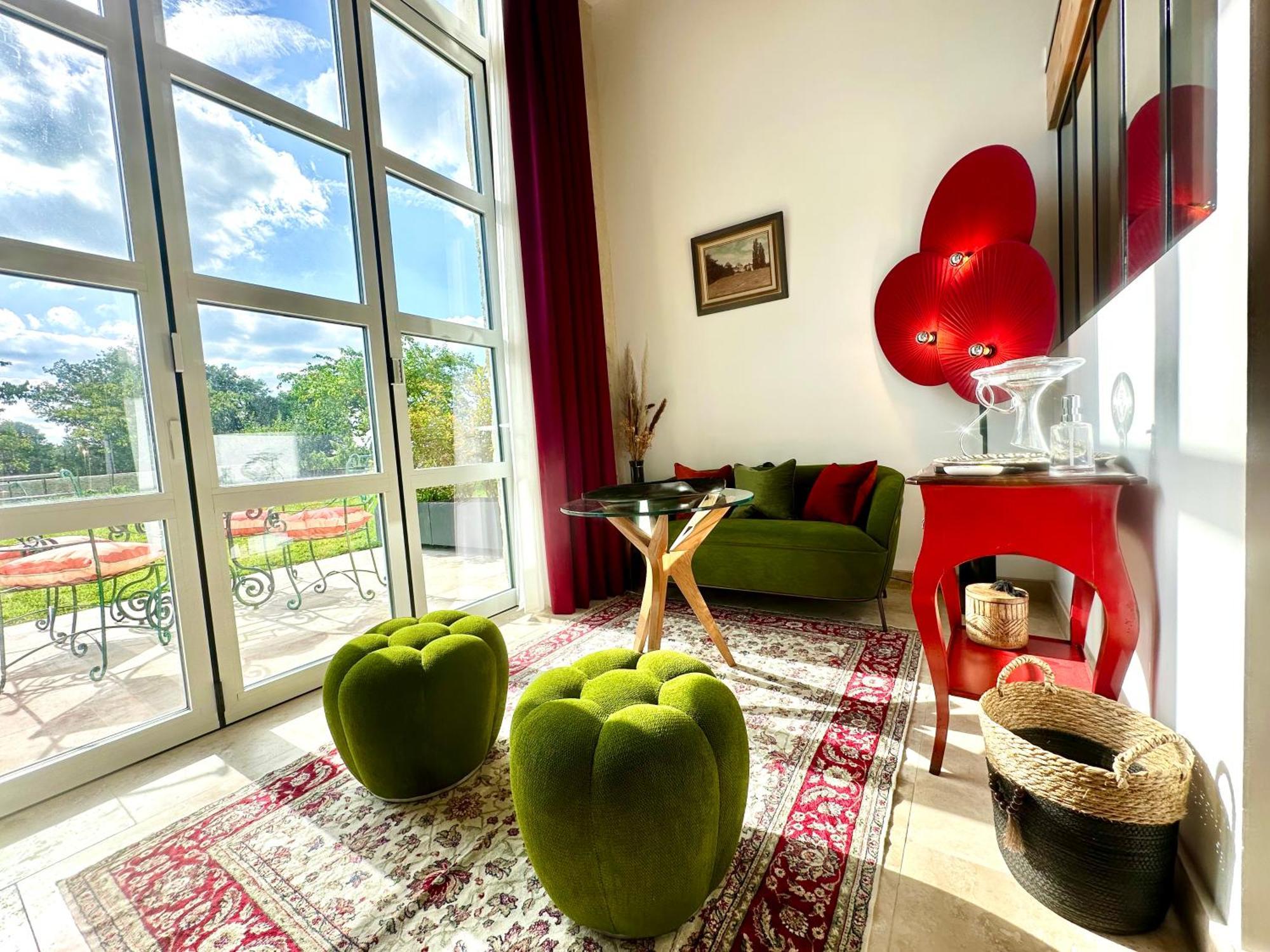 Chateau De Lafont Suites Saint-Vivien  ภายนอก รูปภาพ