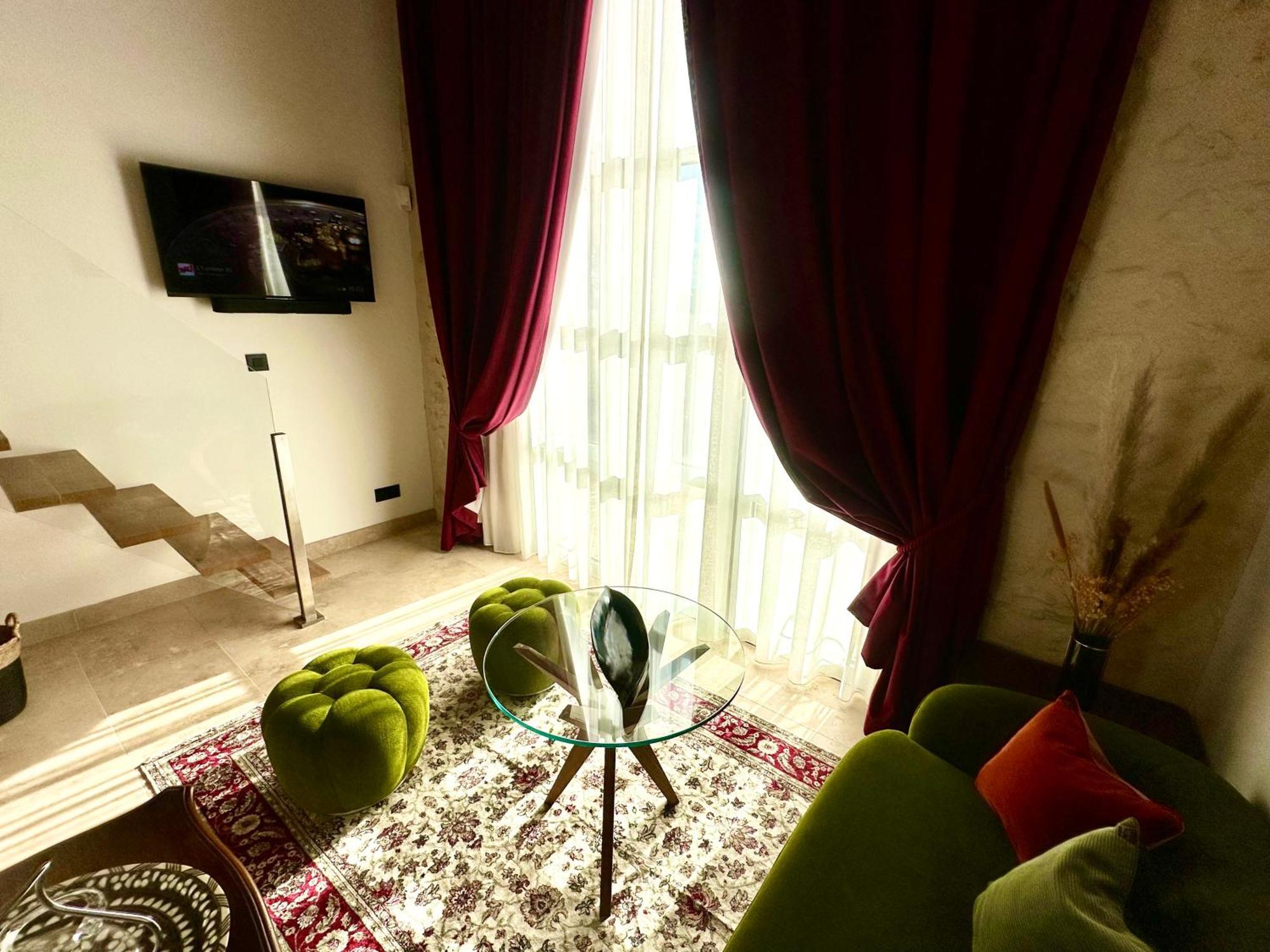 Chateau De Lafont Suites Saint-Vivien  ภายนอก รูปภาพ